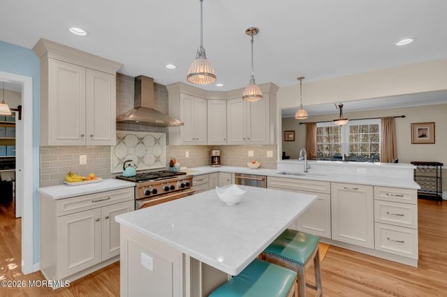 190 Deepdale Drive, Middletown, NJ 07748