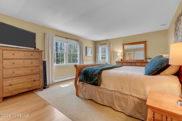 190 Deepdale Drive, Middletown, NJ 07748