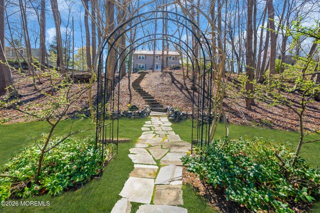 190 Deepdale Drive, Middletown, NJ 07748