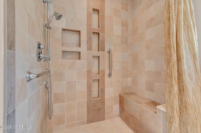 190 Deepdale Drive, Middletown, NJ 07748