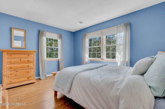 190 Deepdale Drive, Middletown, NJ 07748
