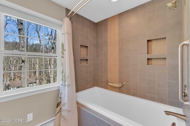 190 Deepdale Drive, Middletown, NJ 07748