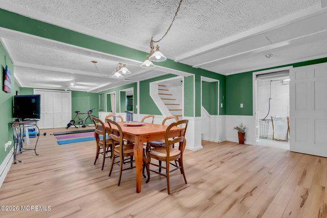 190 Deepdale Drive, Middletown, NJ 07748