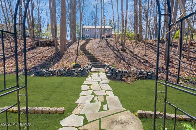 190 Deepdale Drive, Middletown, NJ 07748
