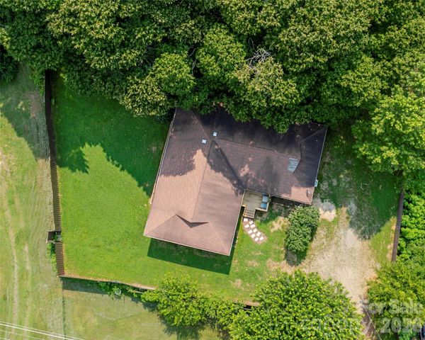 2100 Pisgah Highway, Candler, NC 28715