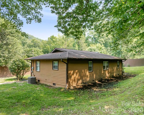 2100 Pisgah Highway, Candler, NC 28715