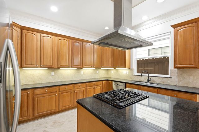 5638 Winsome Lane, Houston, TX 77057