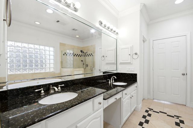 5638 Winsome Lane, Houston, TX 77057