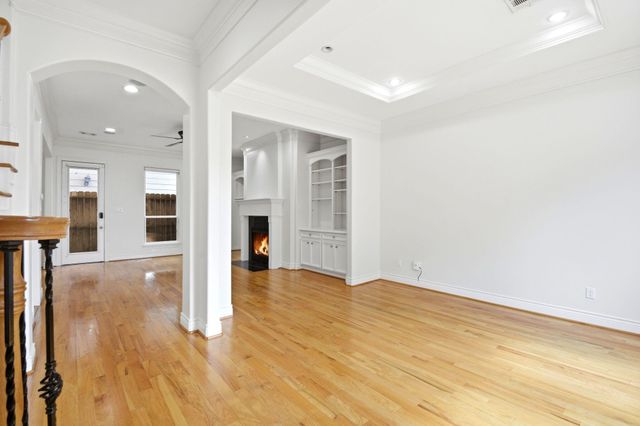 5638 Winsome Lane, Houston, TX 77057