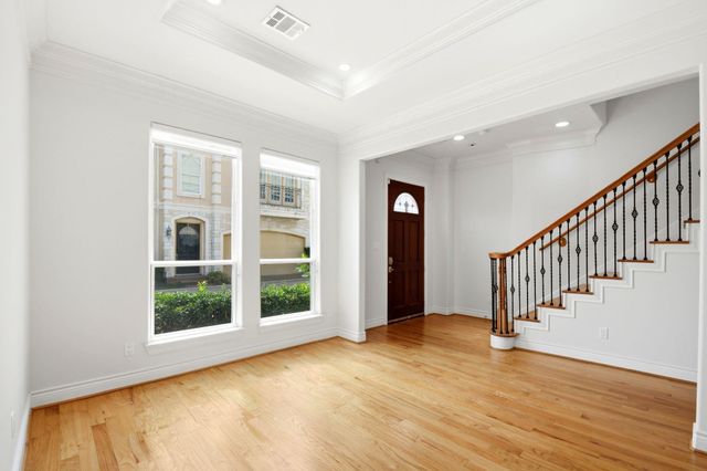 5638 Winsome Lane, Houston, TX 77057