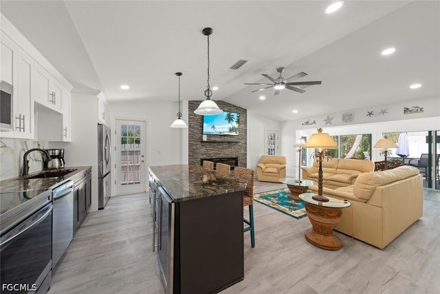 534 Piedmont RD, Sanibel, FL 33957