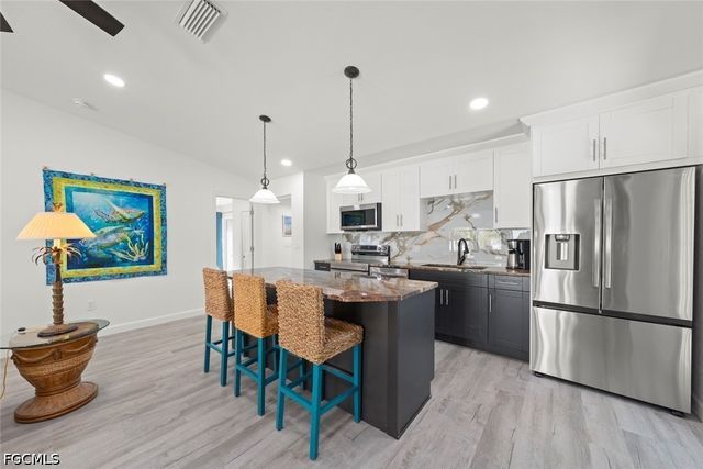 534 Piedmont RD, Sanibel, FL 33957