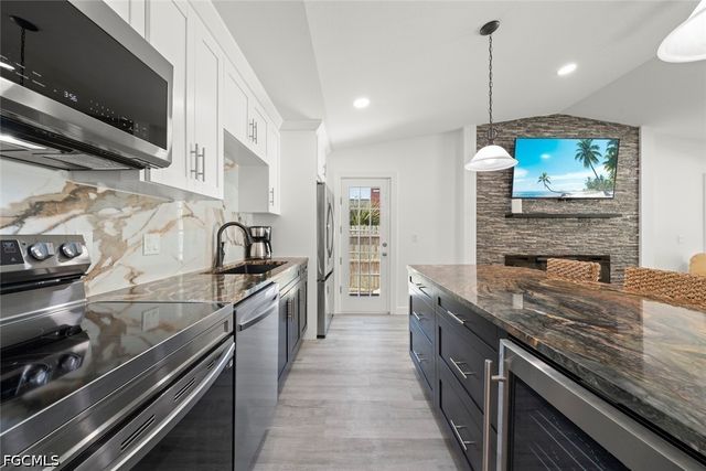 534 Piedmont RD, Sanibel, FL 33957