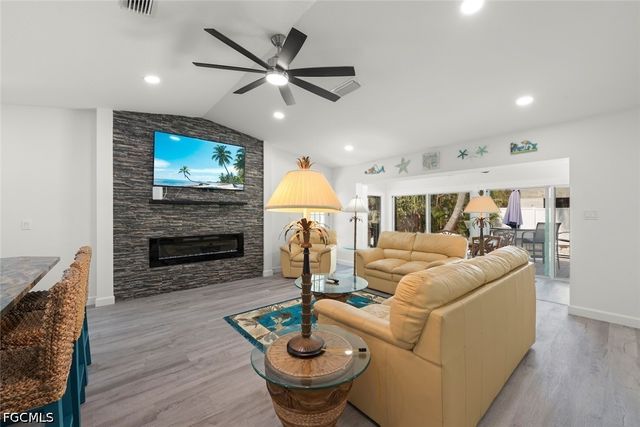 534 Piedmont RD, Sanibel, FL 33957