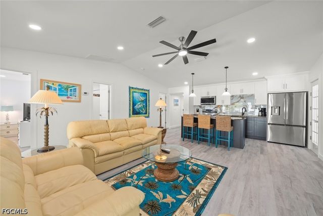 534 Piedmont RD, Sanibel, FL 33957