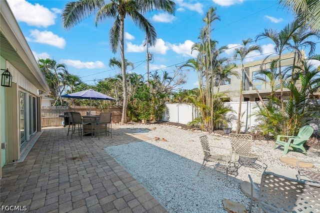 534 Piedmont RD, Sanibel, FL 33957