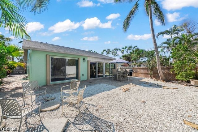 534 Piedmont RD, Sanibel, FL 33957