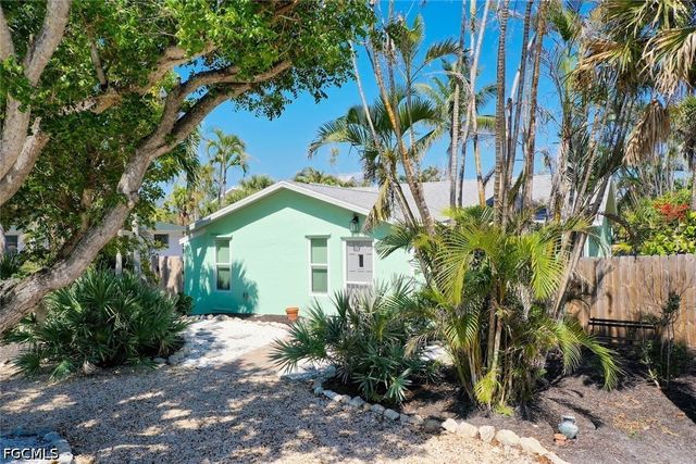 534 Piedmont RD, Sanibel, FL 33957