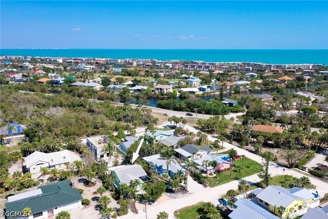 534 Piedmont RD, Sanibel, FL 33957