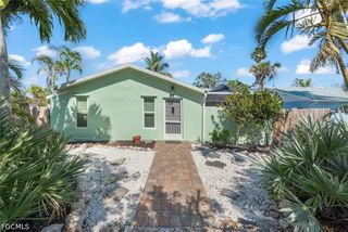 534 Piedmont RD, Sanibel, FL 33957