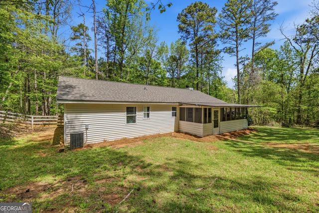 108 Long Shoals Avenue, Eatonton, GA 31024