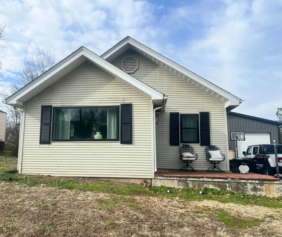 601 N 6th Street, Vienna, IL 62995