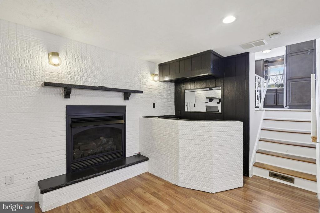 Image 13 of property listing at 30 RACHEL TER, Piscataway, NJ 08854