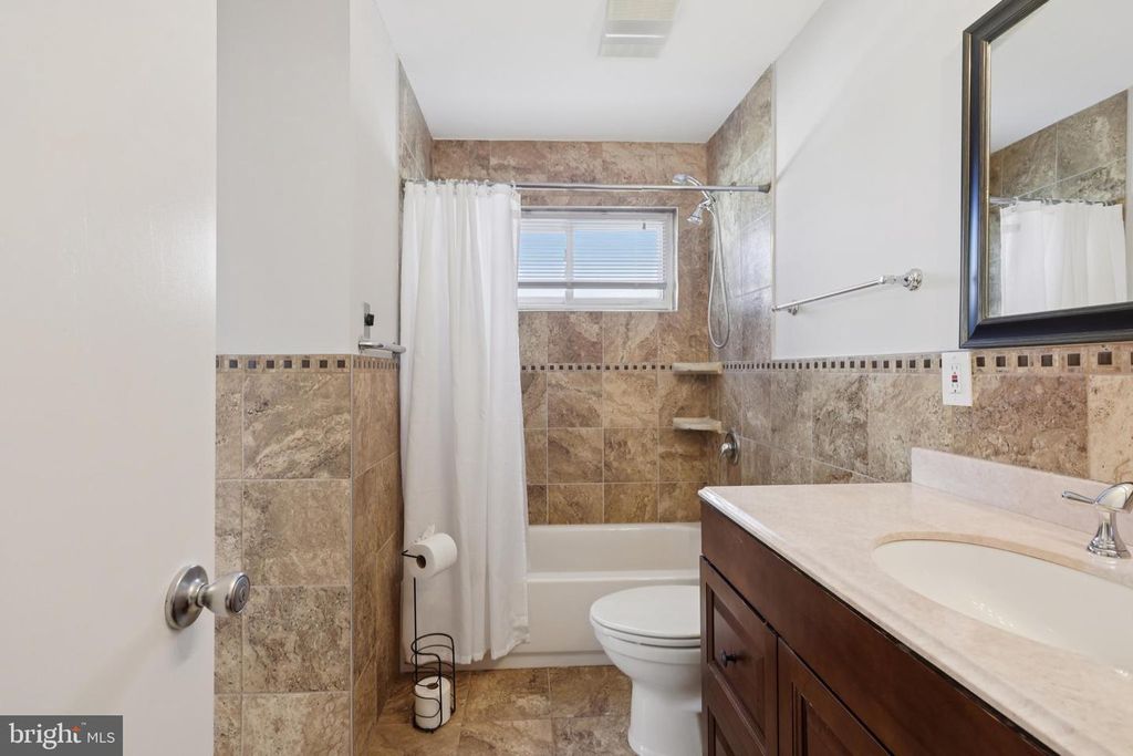 Image 26 of property listing at 30 RACHEL TER, Piscataway, NJ 08854