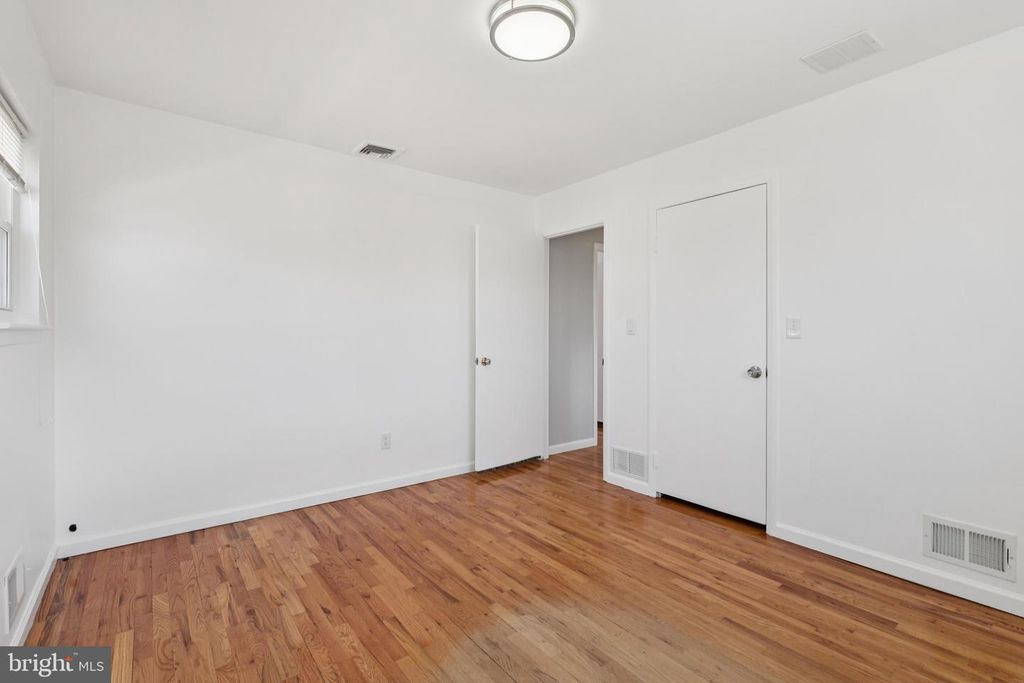 Image 33 of property listing at 30 RACHEL TER, Piscataway, NJ 08854