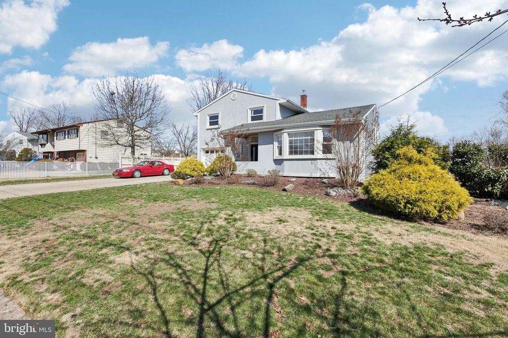 Image 4 of property listing at 30 RACHEL TER, Piscataway, NJ 08854