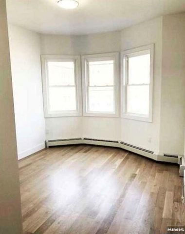 24 49th Street, Bayonne, NJ 07002