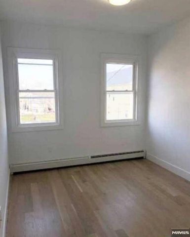24 49th Street, Bayonne, NJ 07002