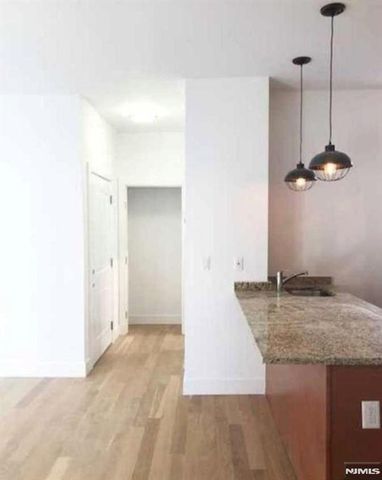 24 49th Street, Bayonne, NJ 07002