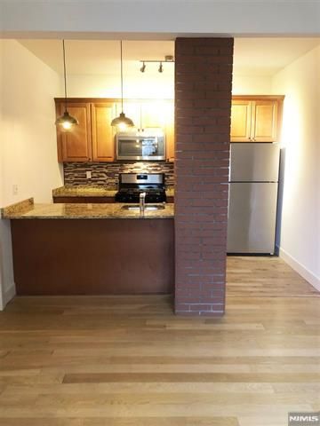 24 49th Street, Bayonne, NJ 07002