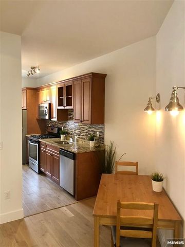 24 49th Street, Bayonne, NJ 07002