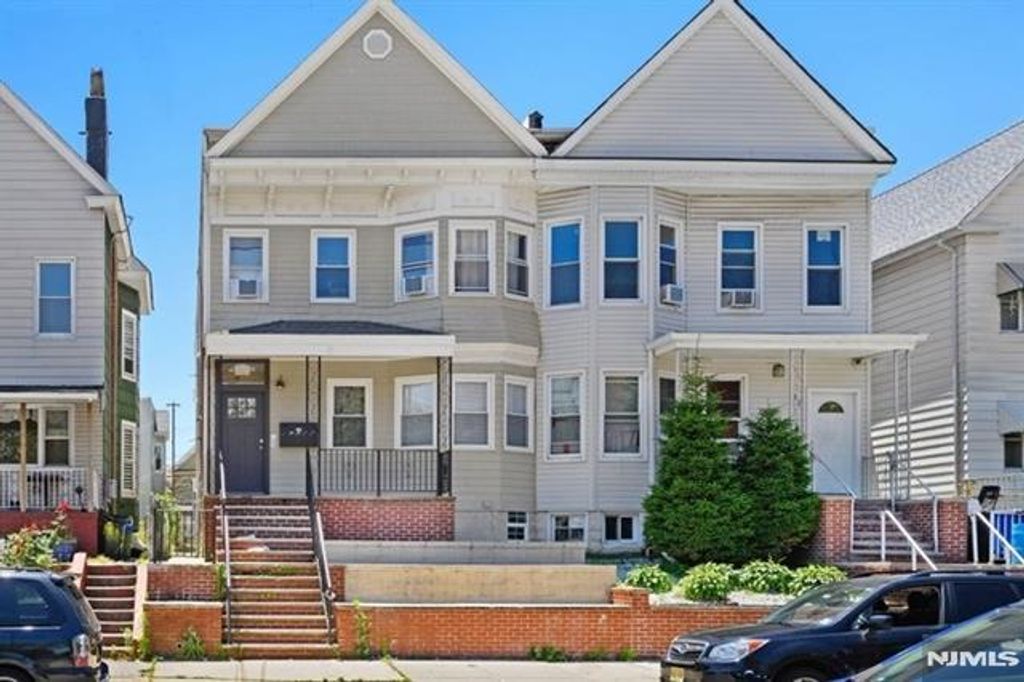 24 49th Street, Bayonne, NJ 07002