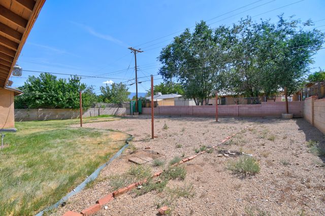 1536 Garcia Street NE, Albuquerque, NM 87112