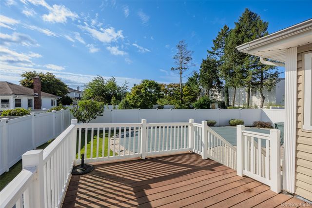 1296 Leslie Lane, Bellmore, NY 11710