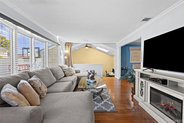1296 Leslie Lane, Bellmore, NY 11710