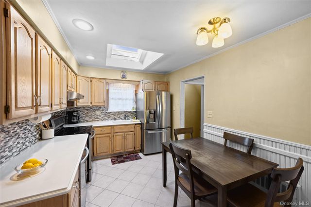 1296 Leslie Lane, Bellmore, NY 11710