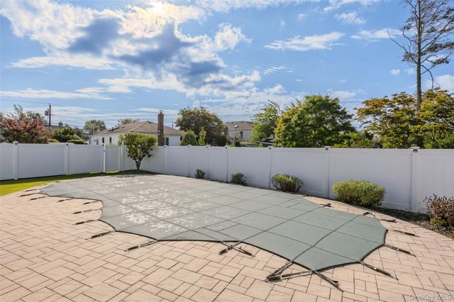 1296 Leslie Lane, Bellmore, NY 11710