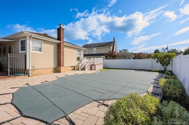 1296 Leslie Lane, Bellmore, NY 11710