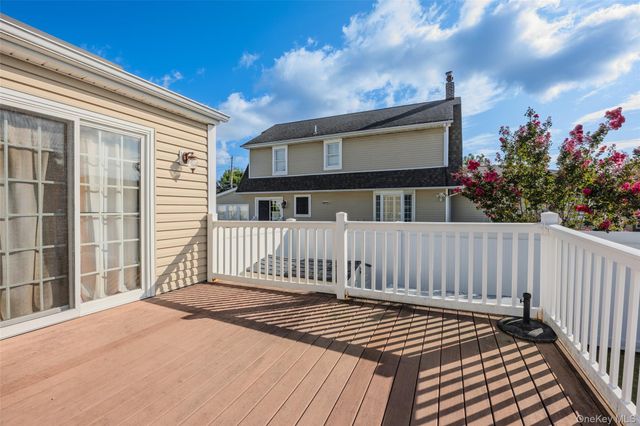 1296 Leslie Lane, Bellmore, NY 11710