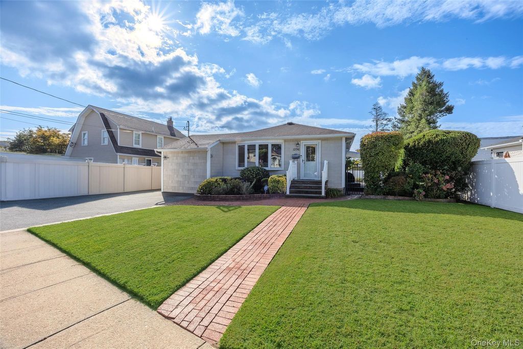 1296 Leslie Lane, Bellmore, NY 11710 — exterior