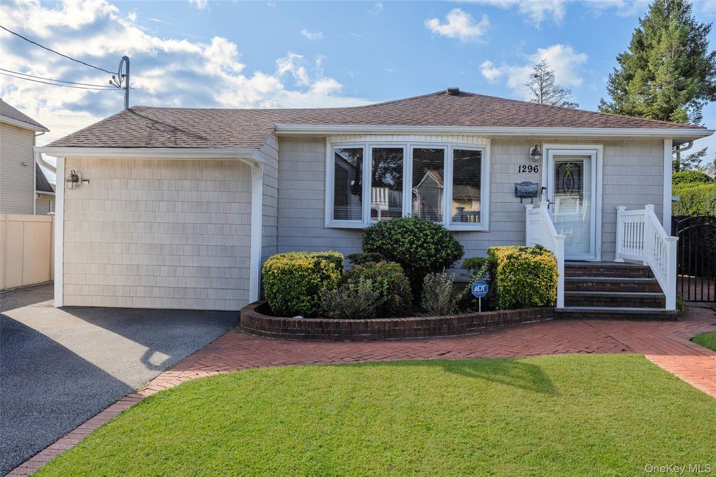 1296 Leslie Lane, Bellmore, NY 11710 — photo 2
