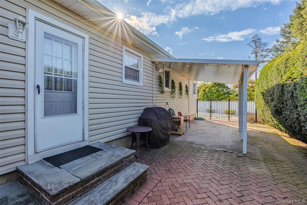 1296 Leslie Lane, Bellmore, NY 11710 — photo 4