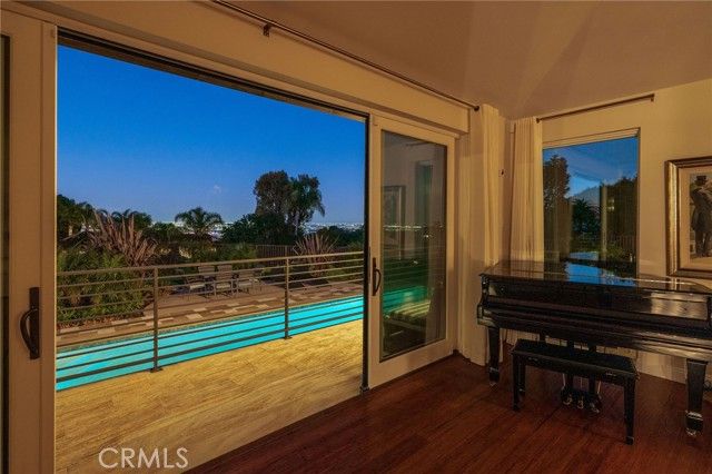 900 Via Nogales, Palos Verdes Estates, CA 90274