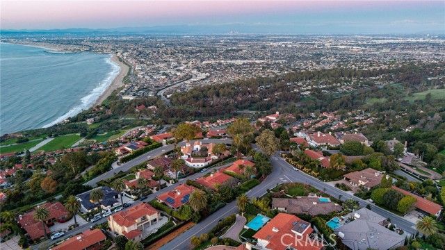 900 Via Nogales, Palos Verdes Estates, CA 90274