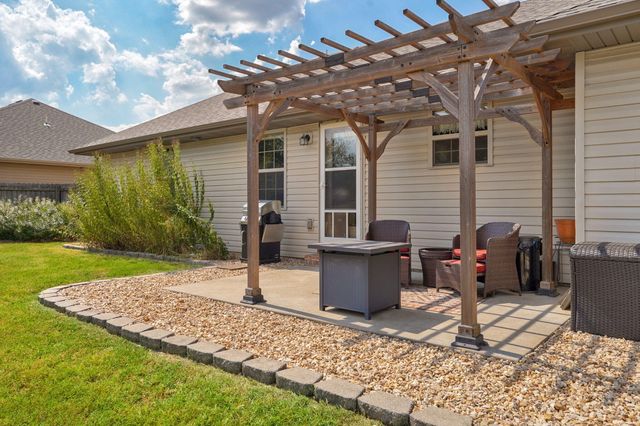 1260 S Venice Avenue, Republic, MO 65738