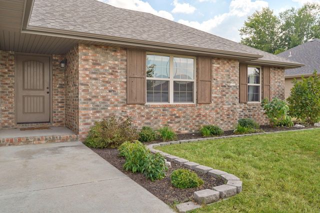 1260 S Venice Avenue, Republic, MO 65738